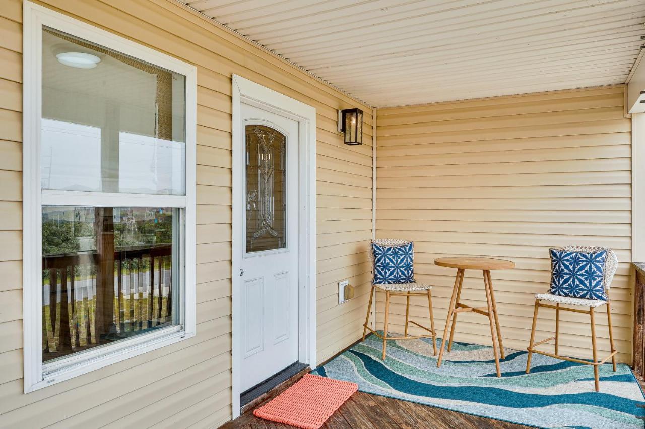 Vacation With Hot Tub Near Beach! Holiday home