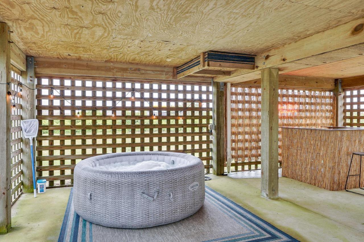 Vacation With Hot Tub Near Beach! Nags Head